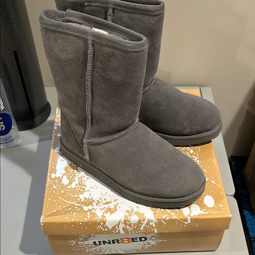 Unr8ed Ella Gray Suede Boots (Size 7) (NWT)